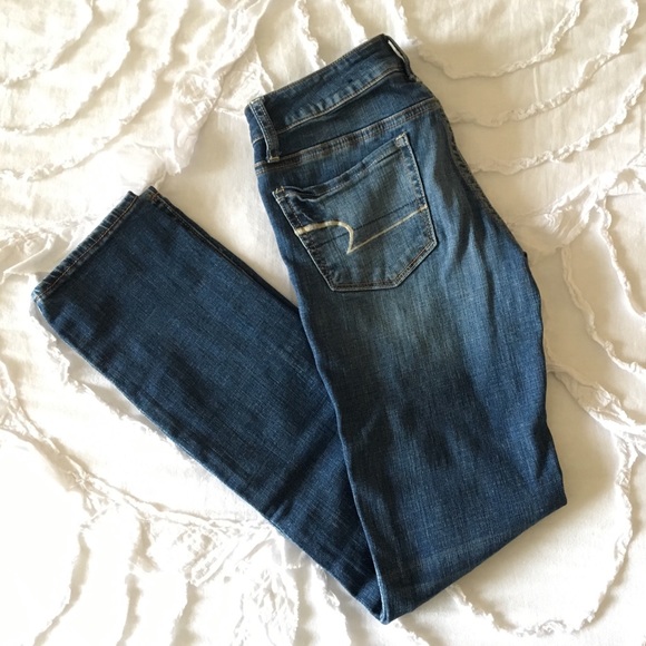 American Eagle Distressed Jeans - Picture 5 of 8